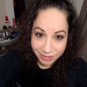 Meet your Posher, Monica